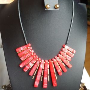 Necklace & earring set